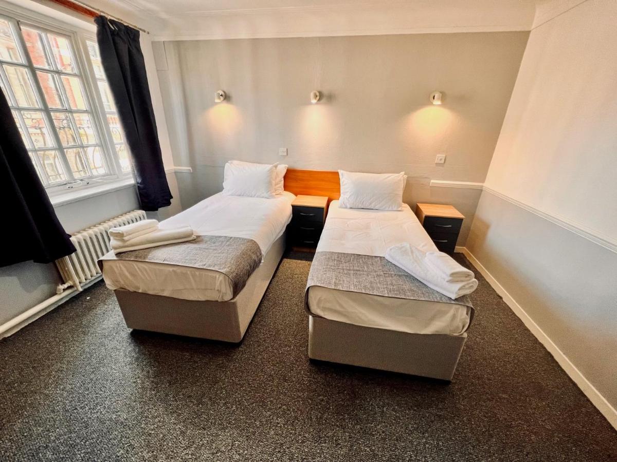 Sneyd Arms Hotel Tunstall Chatterley Екстер'єр фото