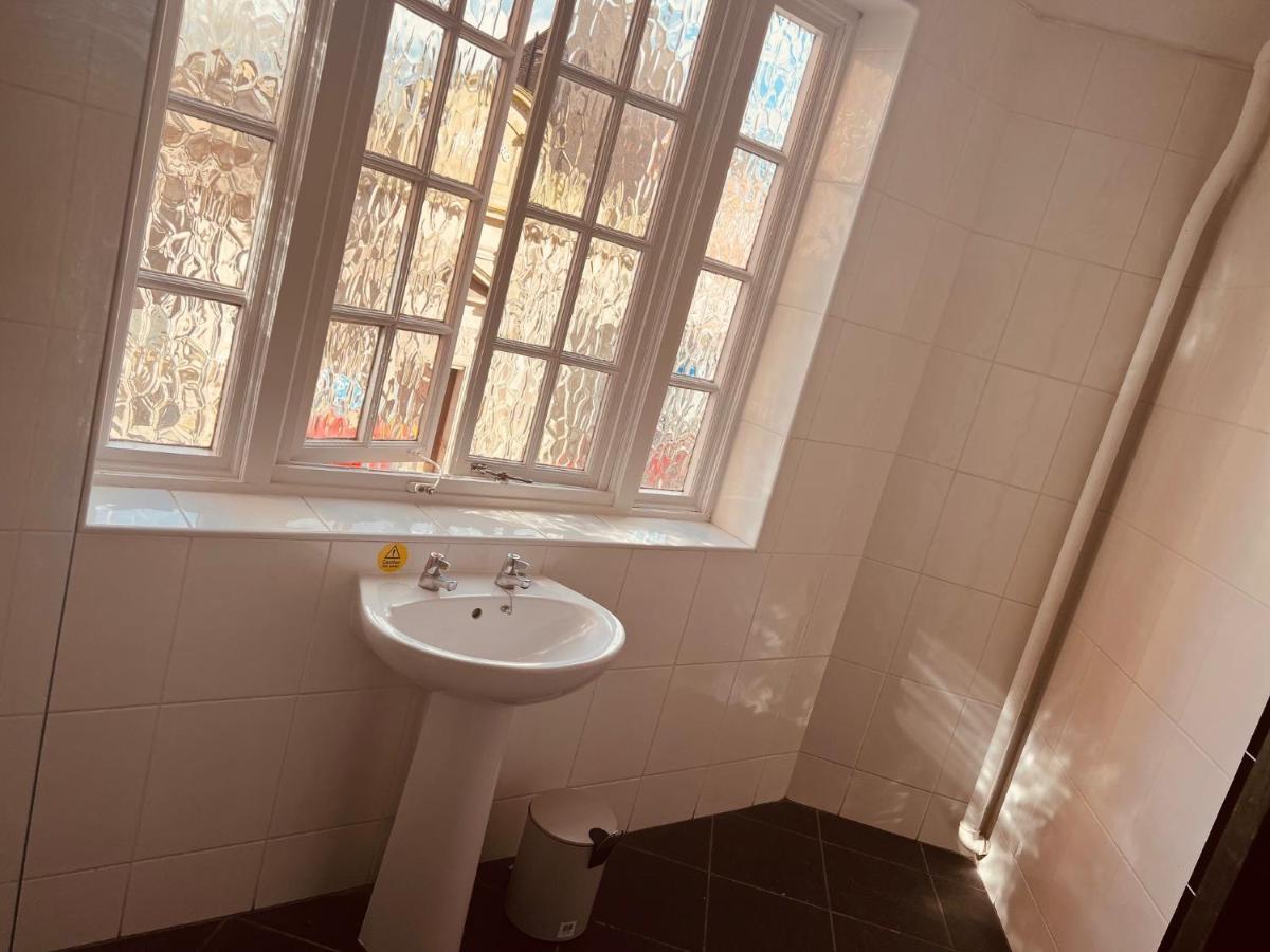 Sneyd Arms Hotel Tunstall Chatterley Екстер'єр фото